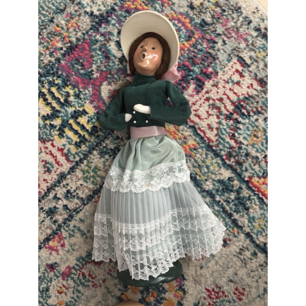 Byers Choice Victorian Woman Caroler 1993